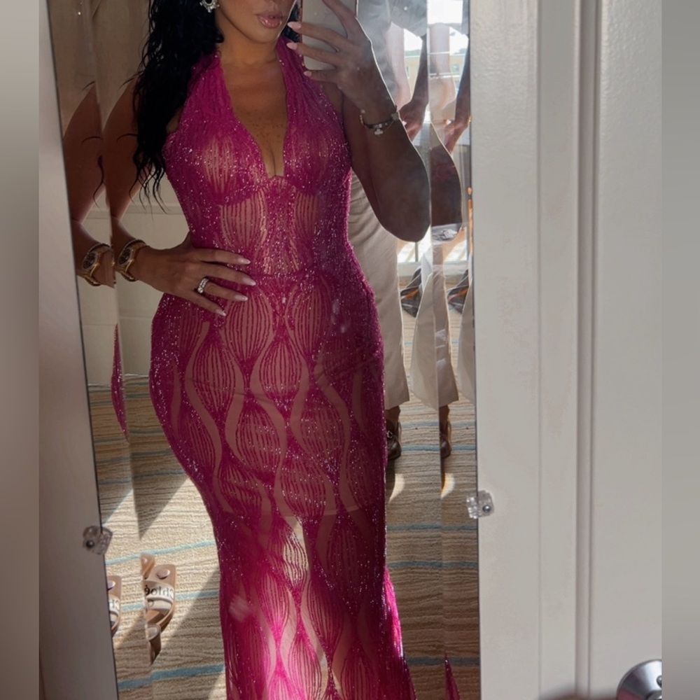 Custom dress from Kosovo. This dress is stunning, worn once for a few hours - Picture 6 of 7